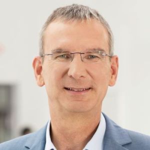 Dr. Stefan Henkel
