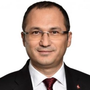Fahri Öbek