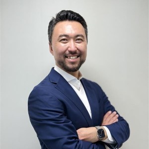 倉橋 健 氏