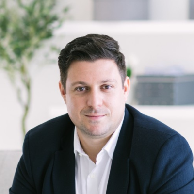 Dr. Aleksandar Valjarevic