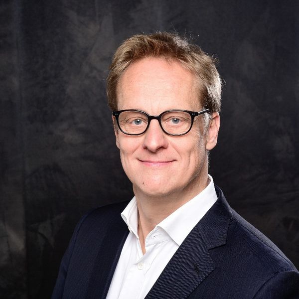 Dr. Wolfgang Hildesheim